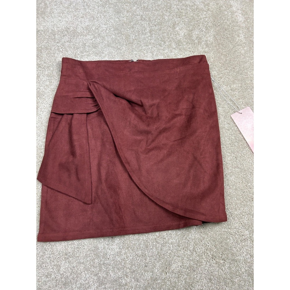 Fashion On Earth Skirt Womens Medium Red Wrap Asymmetrical‎ Mini Faux Suede